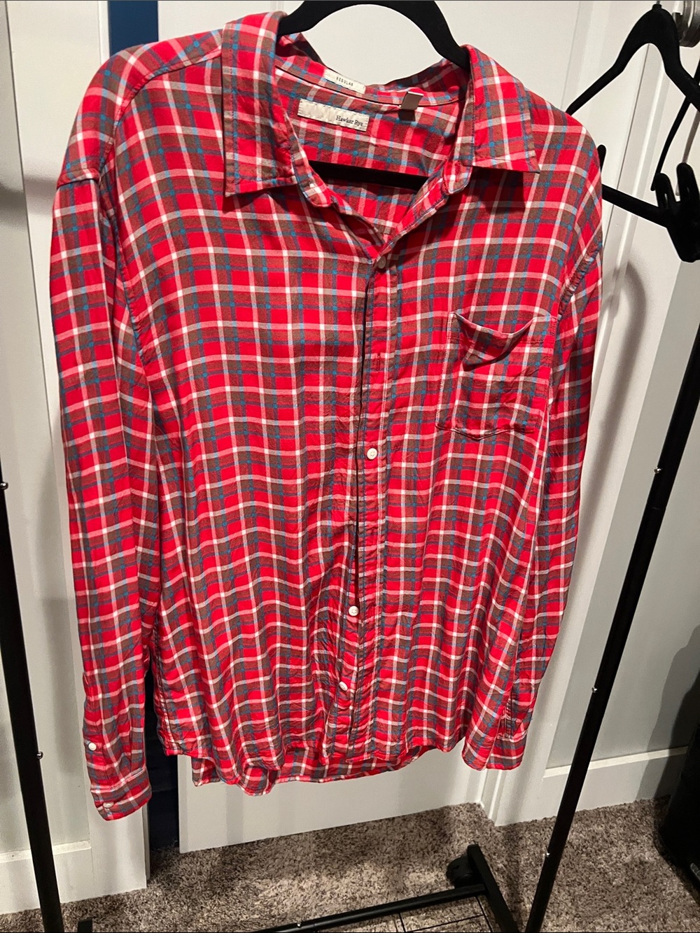 Men's Red Plaid Long-Sleeve Button-Down Shirt